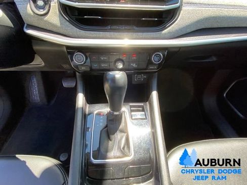 Used 2022 Jeep Compass Latitude FWD image 36