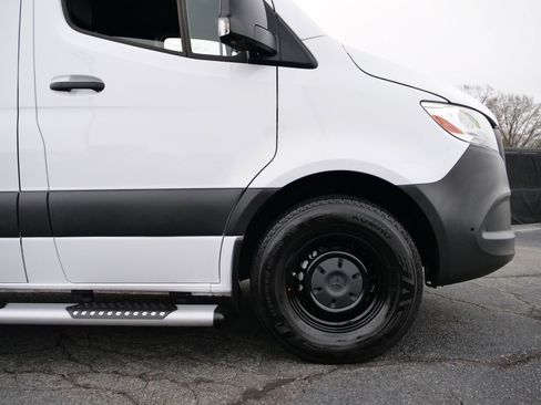 Used 2024 Mercedes-Benz Sprinter 2500 image 42