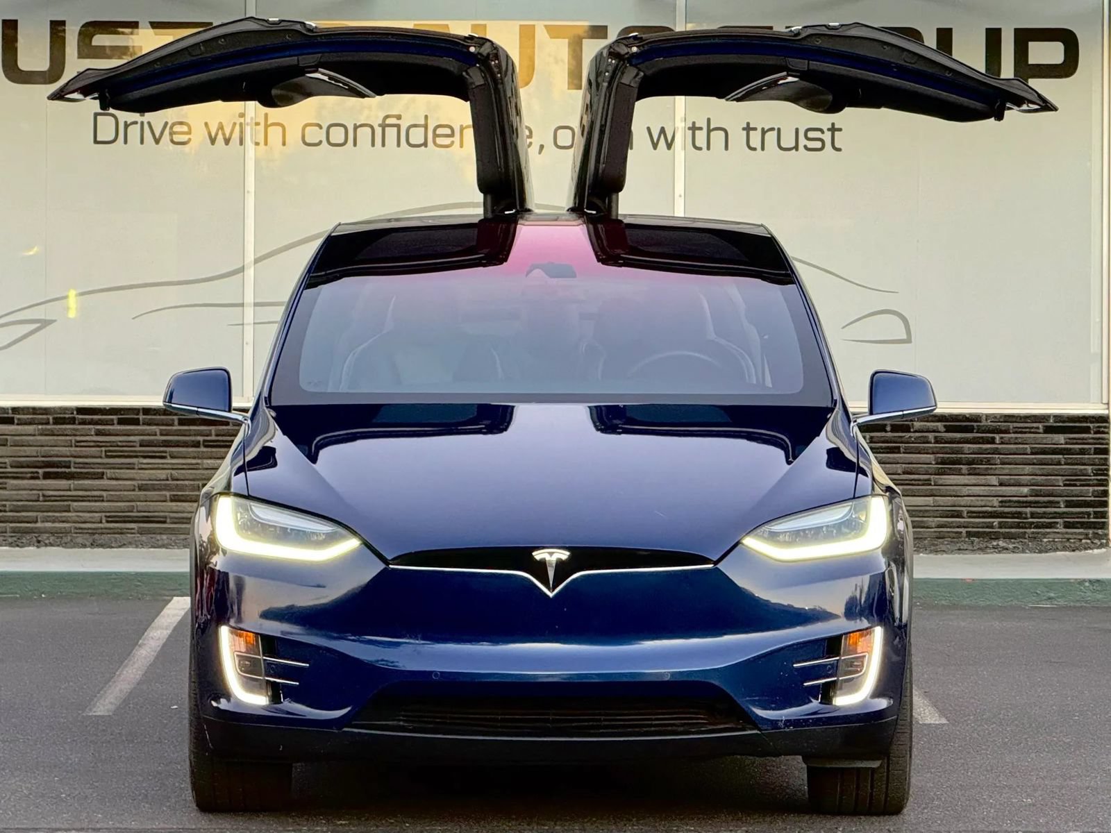 Used 2016 Tesla Model X 90D AWD/4WD image 2