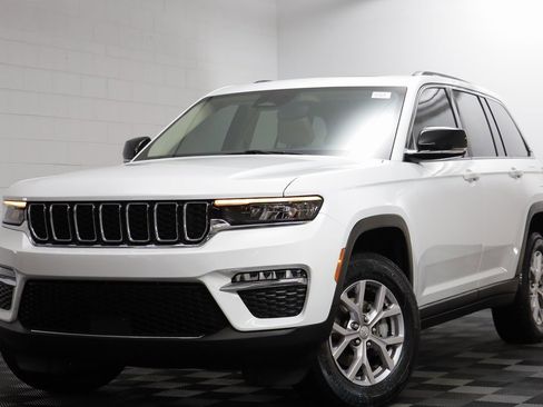 Used 2022 Jeep Grand Cherokee Limited image 1