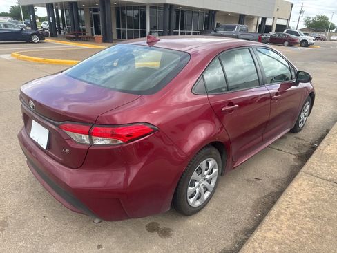 Used 2022 Toyota Corolla LE FWD image 7