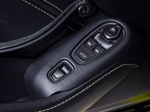 Used 2023 Aston Martin V12 Vantage V12 image 42