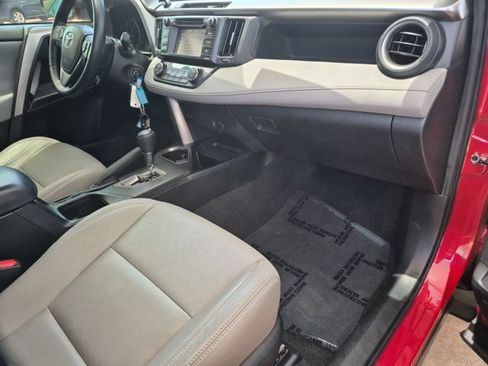 Used 2017 Toyota RAV4 XLE FWD image 22
