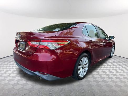 Used 2018 Toyota Camry LE w/ Convenience Package FWD image 5