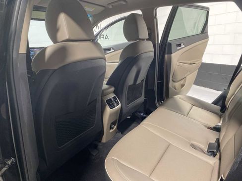 Used 2020 Hyundai Tucson Limited image 12