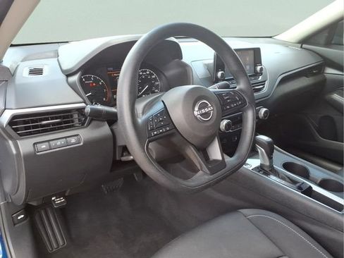 Used 2023 Nissan Altima 2.5 S FWD image 13