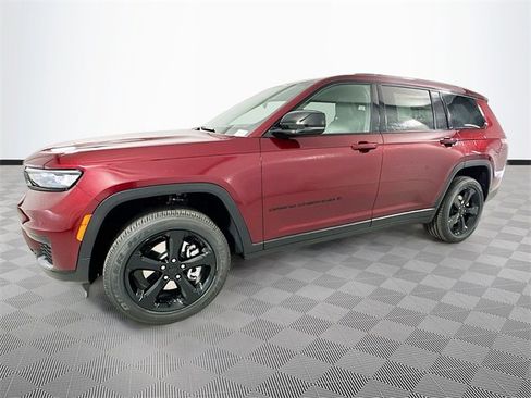 New 2025 Jeep Grand Cherokee L Altitude image 23