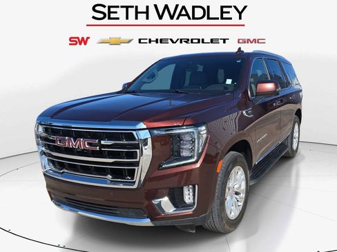 Used 2023 GMC Yukon SLT w/ SLT Premium Package image 3