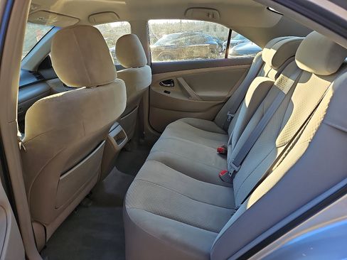Used 2009 Toyota Camry LE image 10