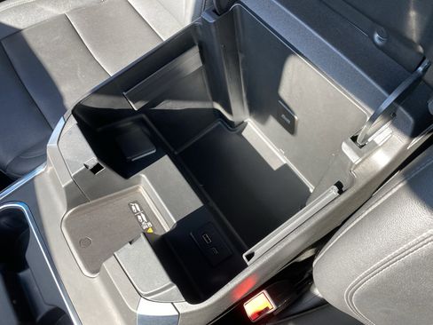 Used 2025 GMC Sierra 2500 SLT w/ SLT Convenience Package image 33