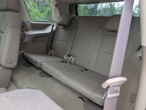 Used 2017 Chevrolet Tahoe Premier RWD image 11