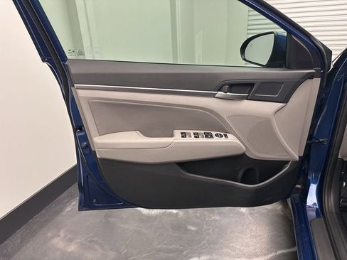 Used 2020 Hyundai Elantra SEL FWD image 15