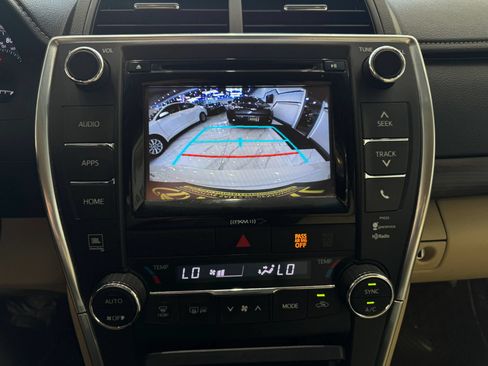 Used 2017 Toyota Camry XLE FWD image 19