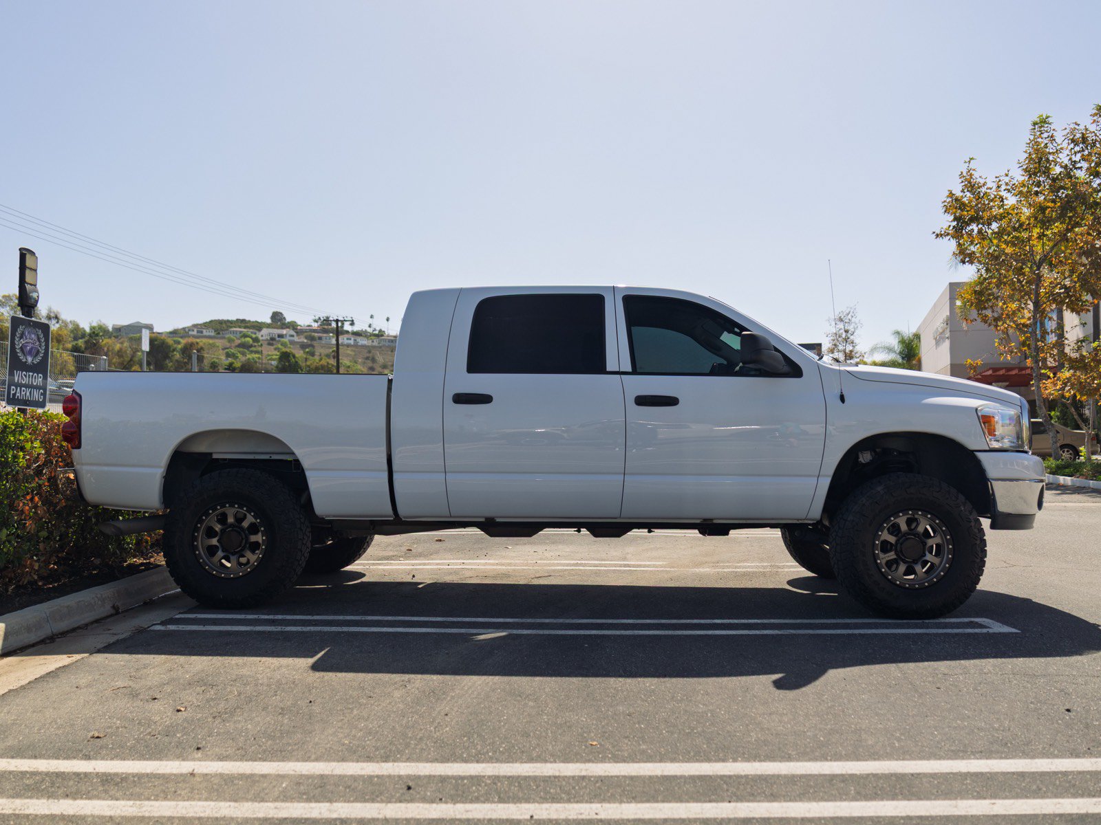Used 2009 Dodge Ram 2500 Truck SLT w/ Popular Equipment Group AWD/4WD image 4