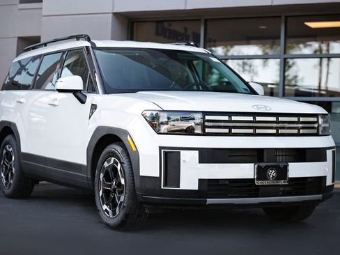 Used 2025 Hyundai Santa Fe SEL image 1