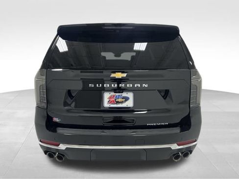 New 2026 Chevrolet Suburban Premier AWD/4WD image 18