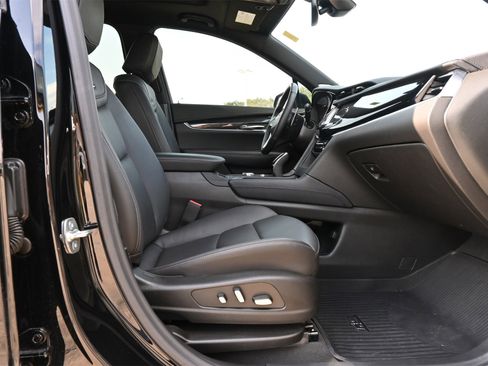 Used 2025 Cadillac XT6 Sport w/ LPO, Floor Liner Package image 25