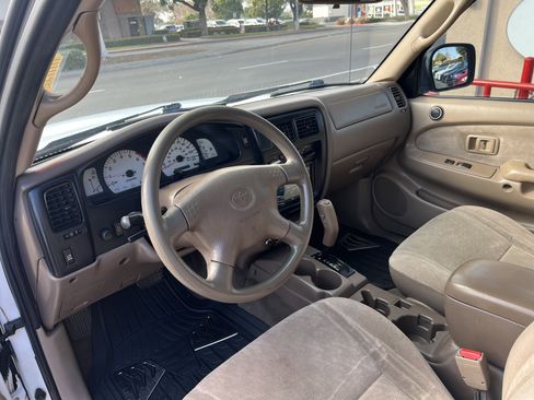 Used 2002 Toyota Tacoma PreRunner image 18