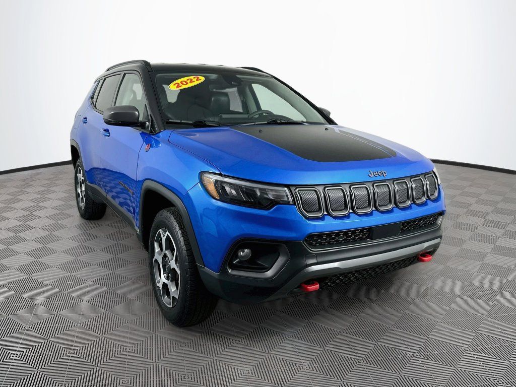 Used 2022 Jeep Compass Trailhawk AWD/4WD image 3