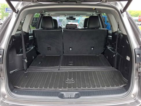 Used 2018 Toyota Highlander XLE AWD/4WD image 31