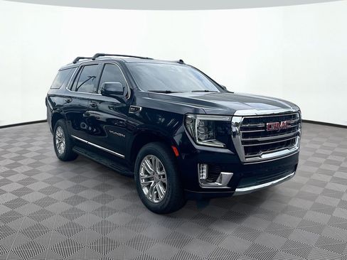 Used 2022 GMC Yukon SLT w/ SLT Premium Package AWD/4WD image 3