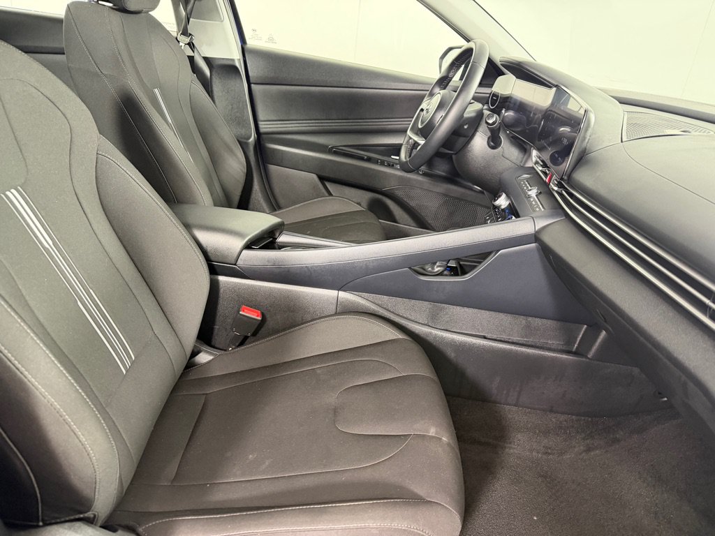 Used 2023 Hyundai Elantra SEL w/ Convenience Package FWD image 24