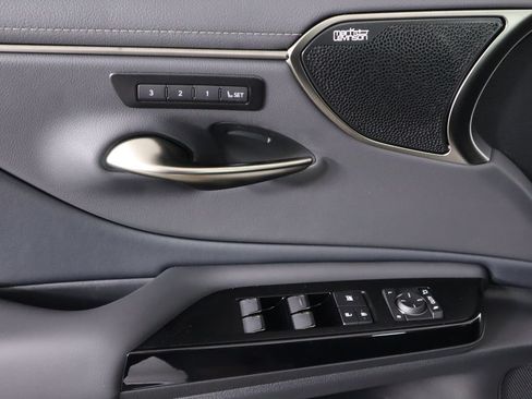 Used 2025 Lexus ES 300h w/ Accessory Package (Z1) FWD image 24
