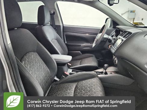 Used 2025 Mitsubishi Outlander Sport AWD image 32