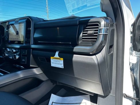 New 2026 Ford F350 Lariat w/ Black Appearance Package image 43