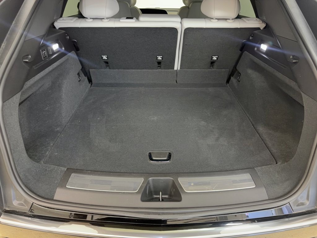 Used 2024 Cadillac Lyriq Luxury RWD image 28