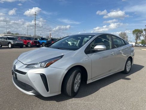 Used 2022 Toyota Prius LE image 26