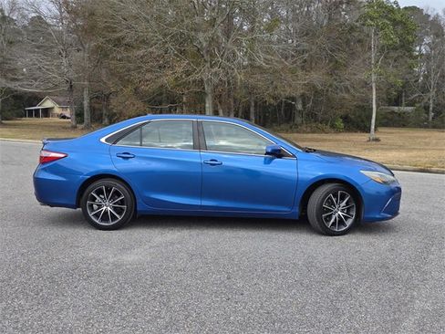 Used 2017 Toyota Camry XSE image 35