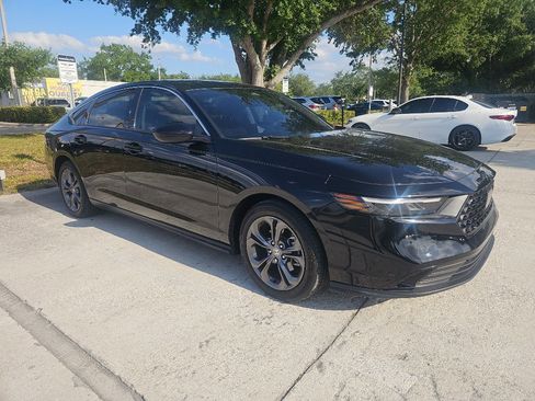 Used 2023 Honda Accord EX image 3