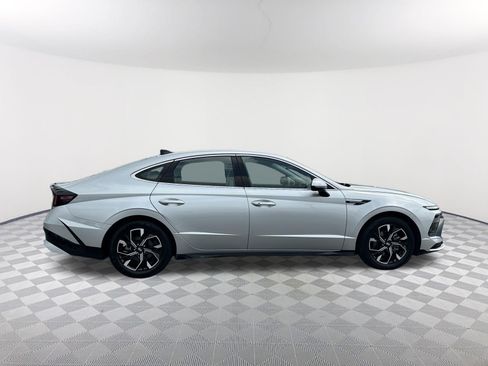 Used 2025 Hyundai Sonata SEL FWD image 4
