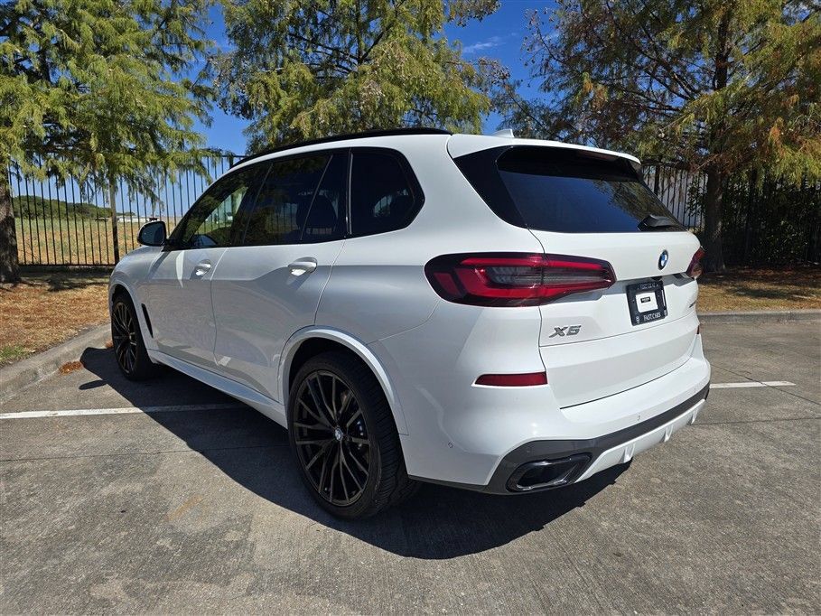 Used 2021 BMW X5 sDrive40i w/ M Sport Package RWD image 4