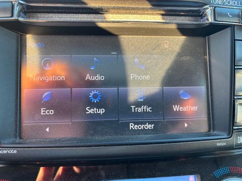 Used 2014 Toyota RAV4 Limited w/ Technology Package image 11