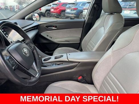 Used 2019 Toyota Avalon XSE w/ All Weather Liner Package FWD image 9