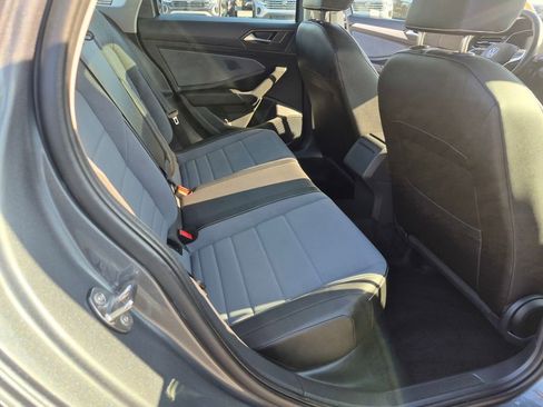 Used 2025 Volkswagen Jetta SE w/ Sunroof Package FWD image 26