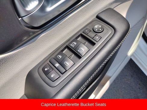 Used 2024 Chrysler Pacifica Touring-L image 13