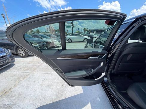 Used 2019 BMW 530i w/ Convenience Package RWD image 12