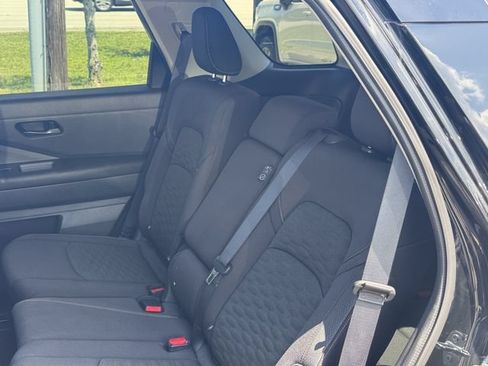 Used 2024 Nissan Pathfinder SV FWD image 29