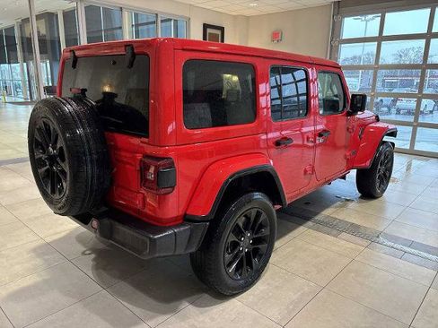 Used 2025 Jeep Wrangler Unlimited Sahara w/ Safety Group image 3