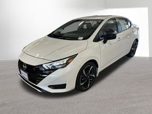 New 2025 Nissan Versa SR w/ Trunk Package image 29