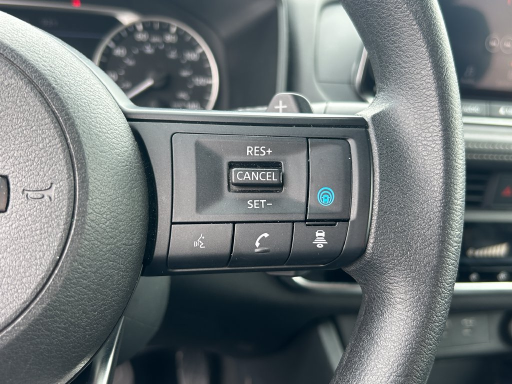 Used 2024 Nissan Rogue SV FWD image 18