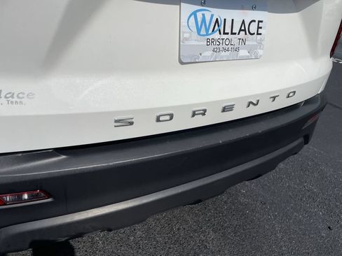 Used 2022 Kia Sorento LX AWD/4WD image 6