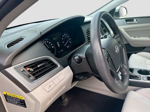 Used 2017 Hyundai Sonata SE FWD image 10