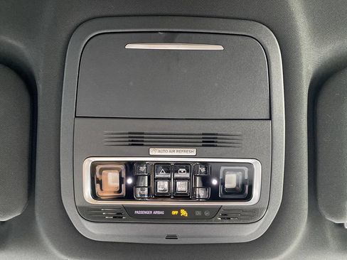 Used 2025 Lincoln Nautilus Reserve AWD/4WD image 28