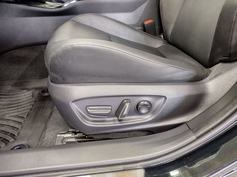 Used 2024 Toyota Prius Prime FWD image 19
