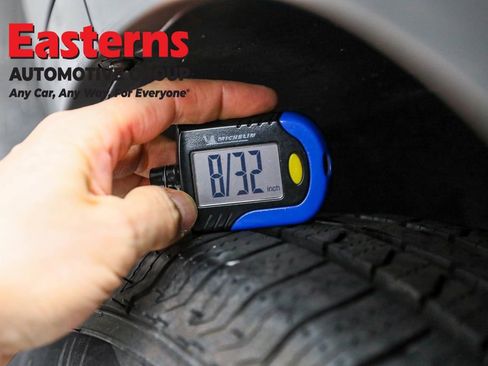 Used 2020 Chevrolet Trax LT w/ LT Convenience Package image 25