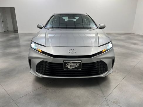 Used 2025 Toyota Camry LE FWD image 3